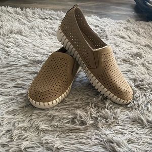 ❌❌ SOLD ❌❌ Skechers slip-on sneakers